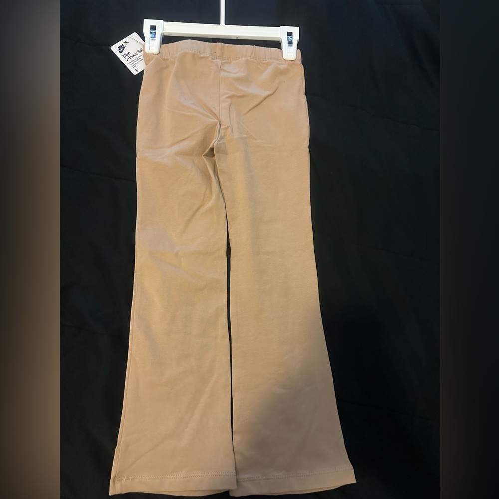 Black and Gold Nike outfit - Picture 4 of 6